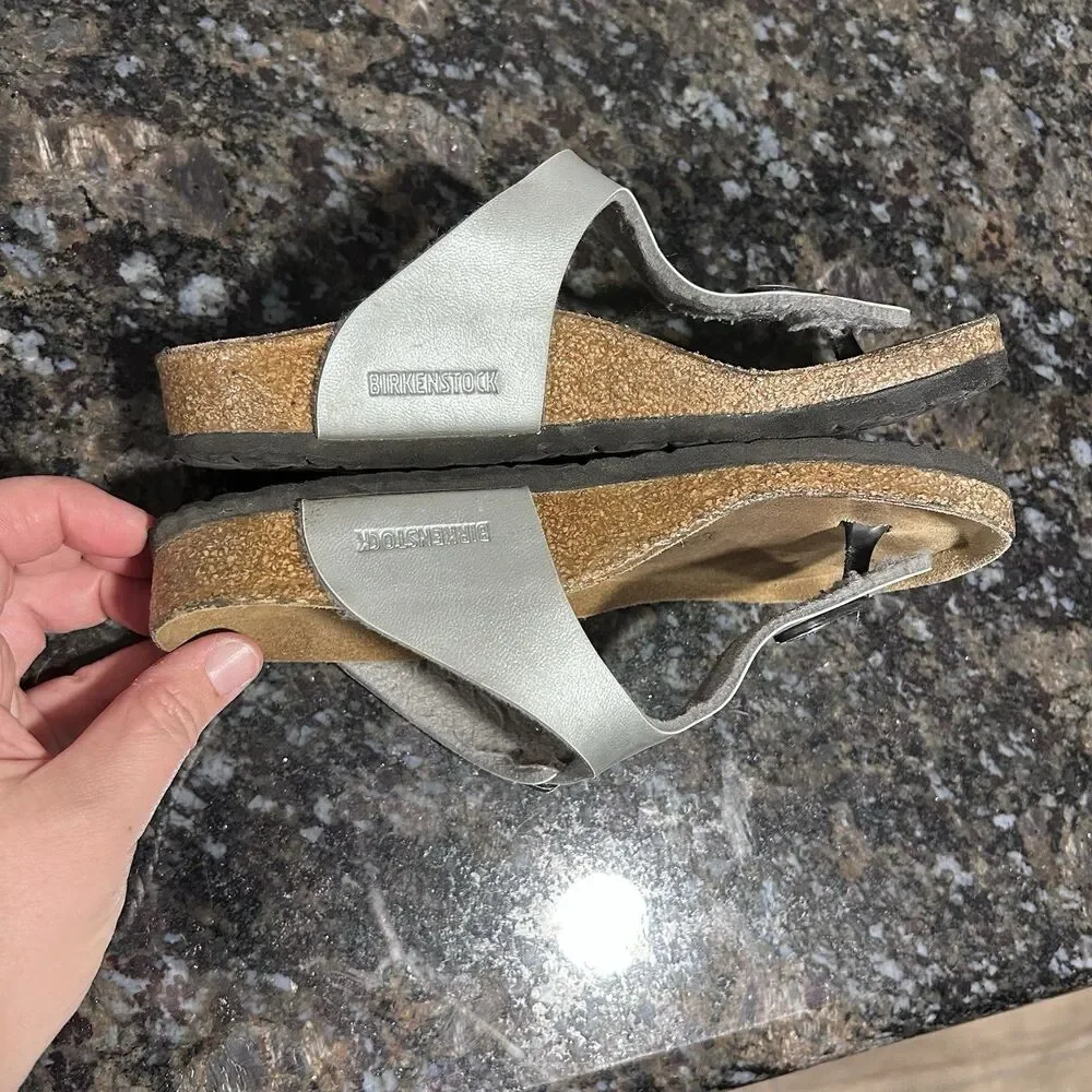 Birkenstock Gizeh Birko‑Flor Silver Thong Sandals Girls size 32